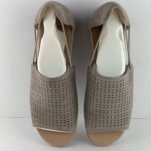 Earth Leather Perforated Sandals - Alder Abra